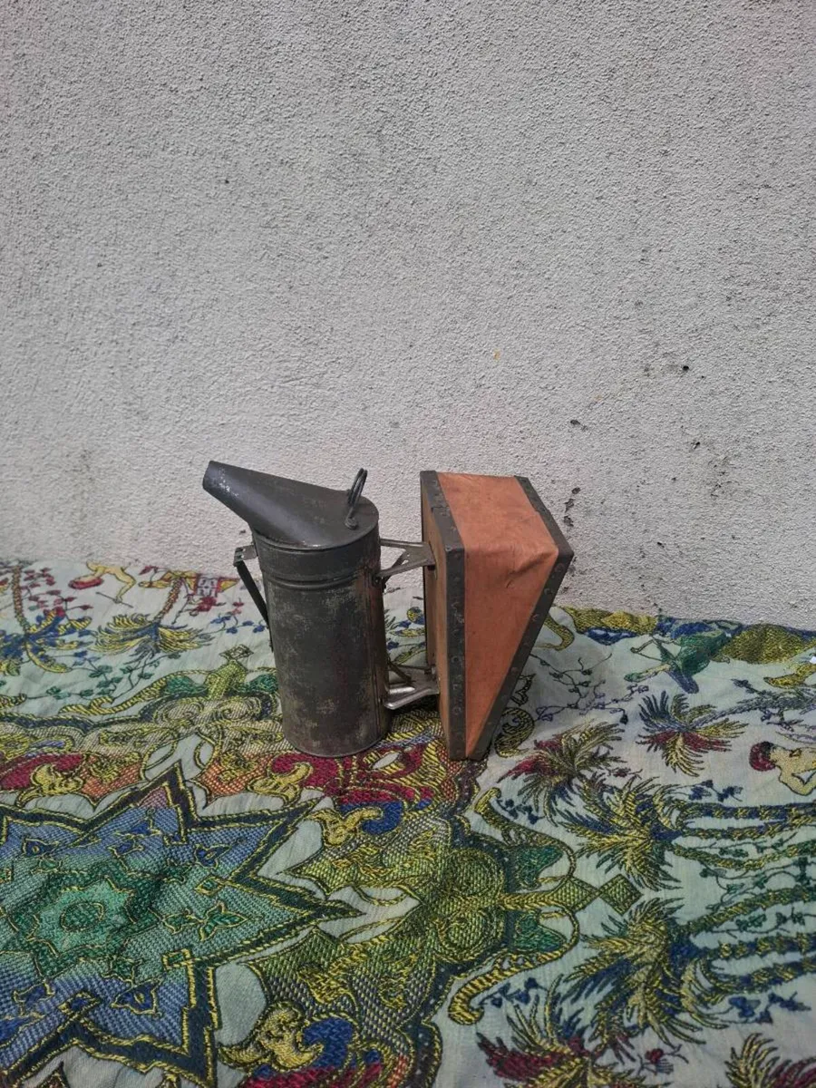 Bee smoker - Image 1