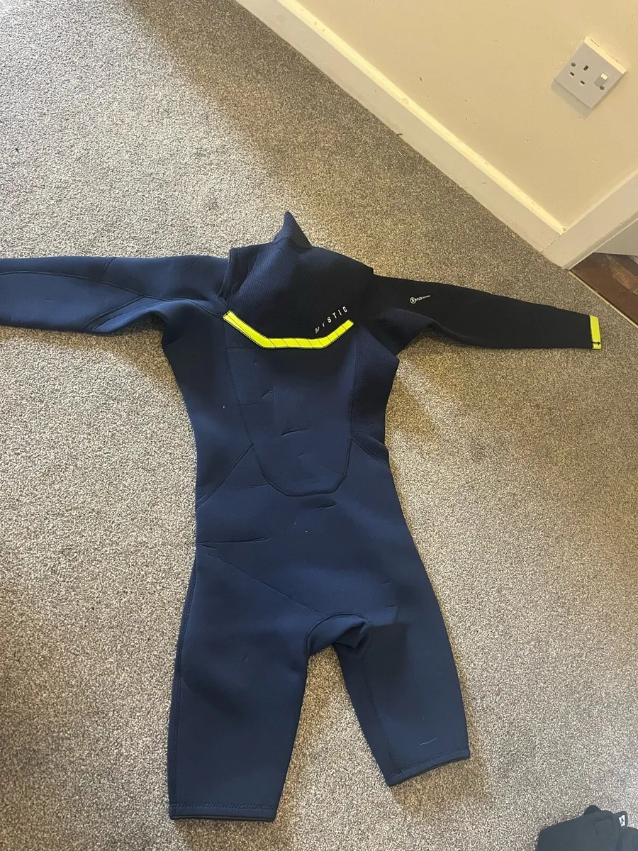 Mystic Marshall Longarm Shorty 3/2mm Wetsuit - Image 3