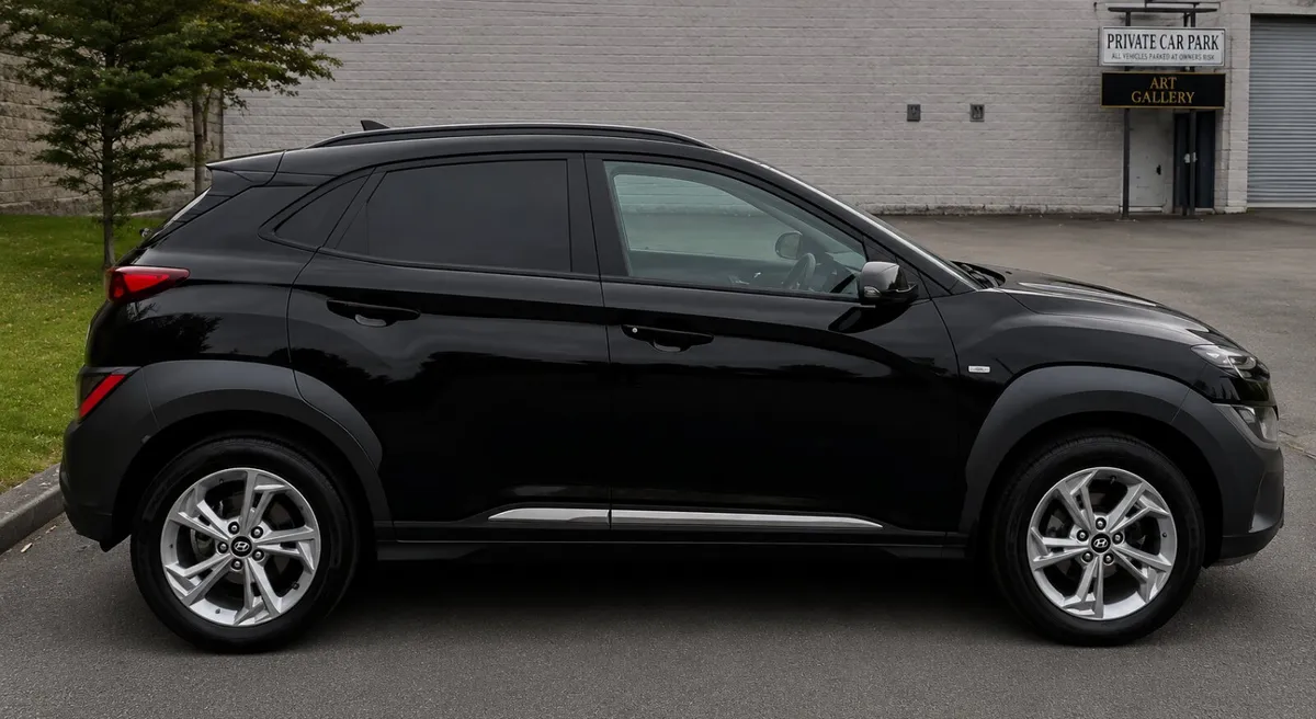 2021 Hyundai Kona Executive Commercial - Image 3