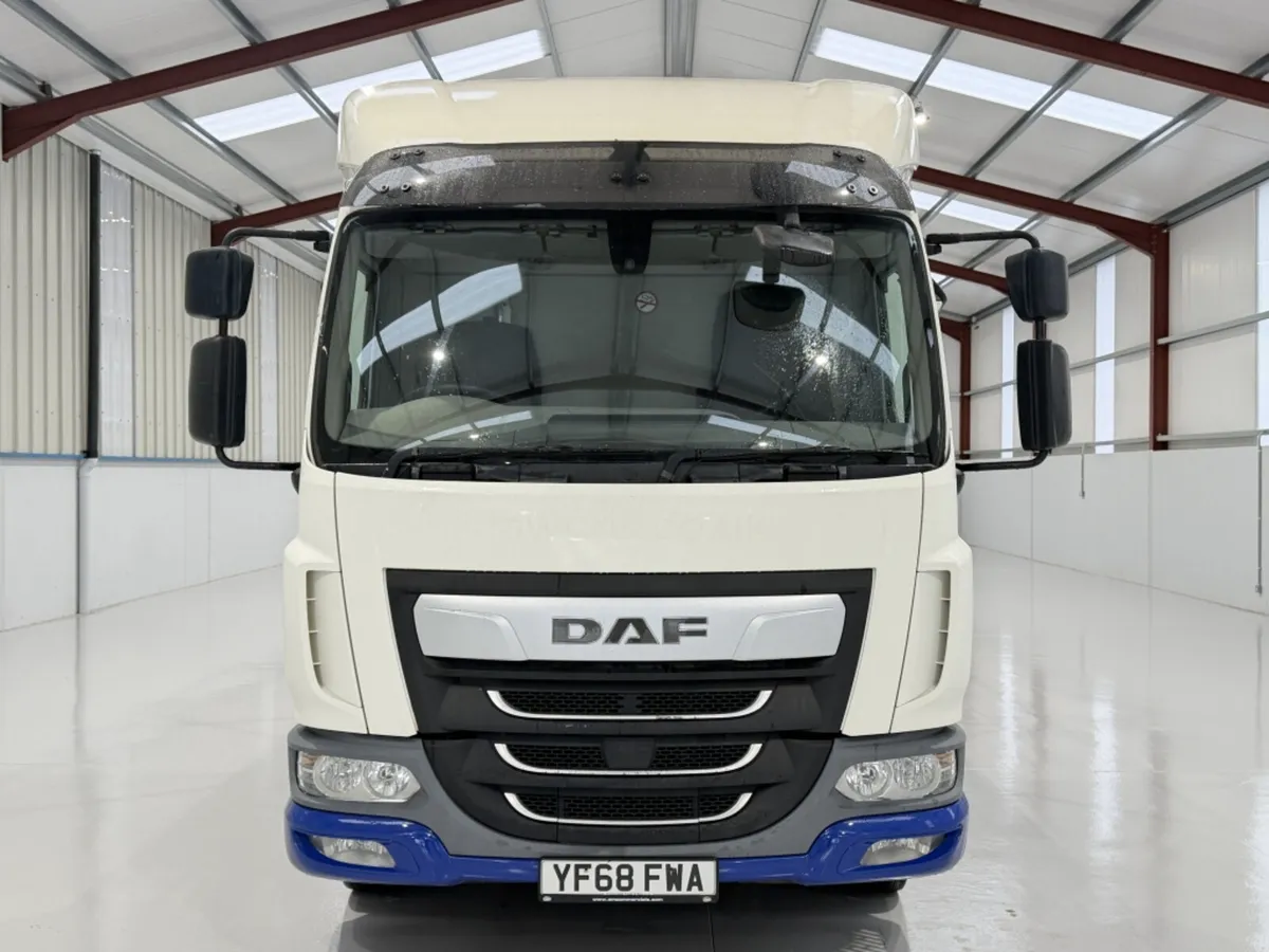 2019 (68) DAF LF 210 12 TON BEAVERTAIL - Image 2