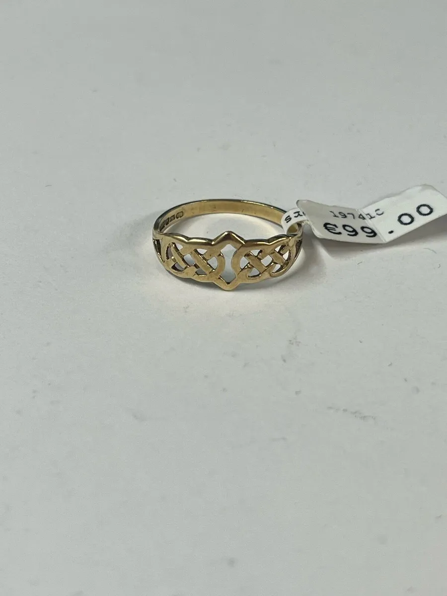 9k gold ring with Celtic design - Image 2