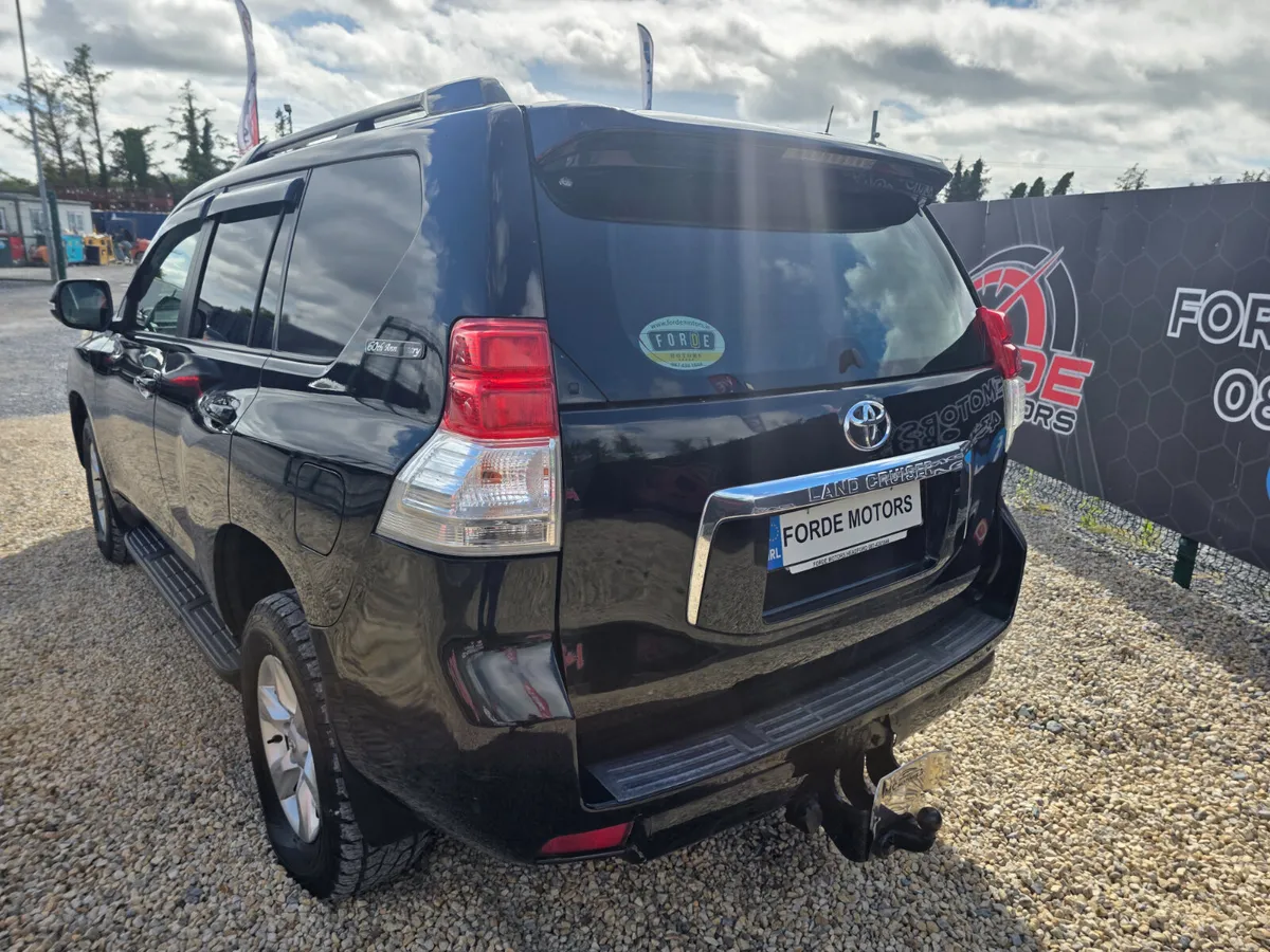 Toyota Land Cruiser LWB 2011 - Image 3