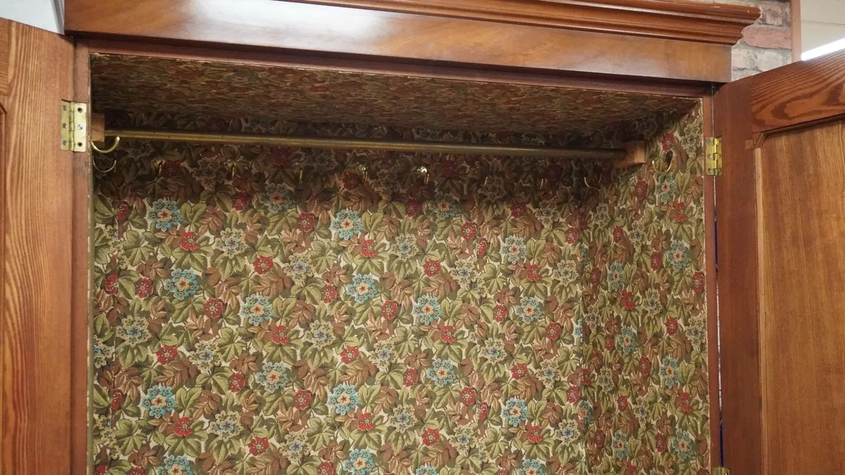 Classic Victorian Mahogany Double Wardrobe - Image 3