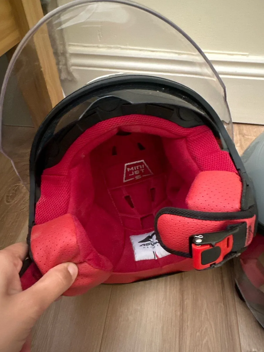 Helmet for sale - Image 2