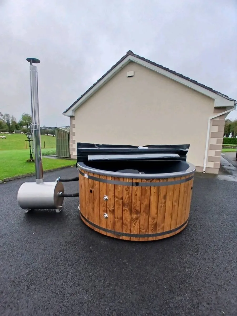 hot tub - Image 3