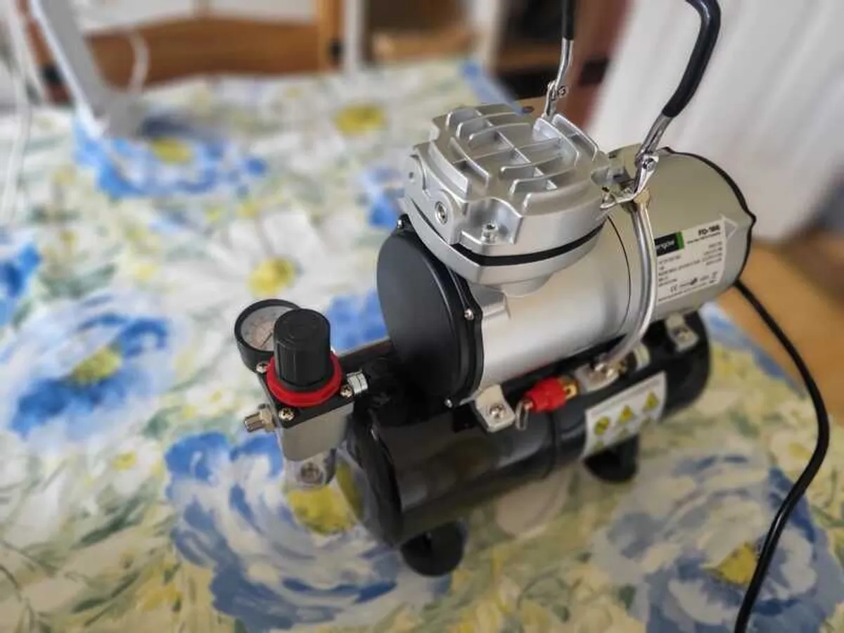 Complete Airbrush Starter Kit - Image 1