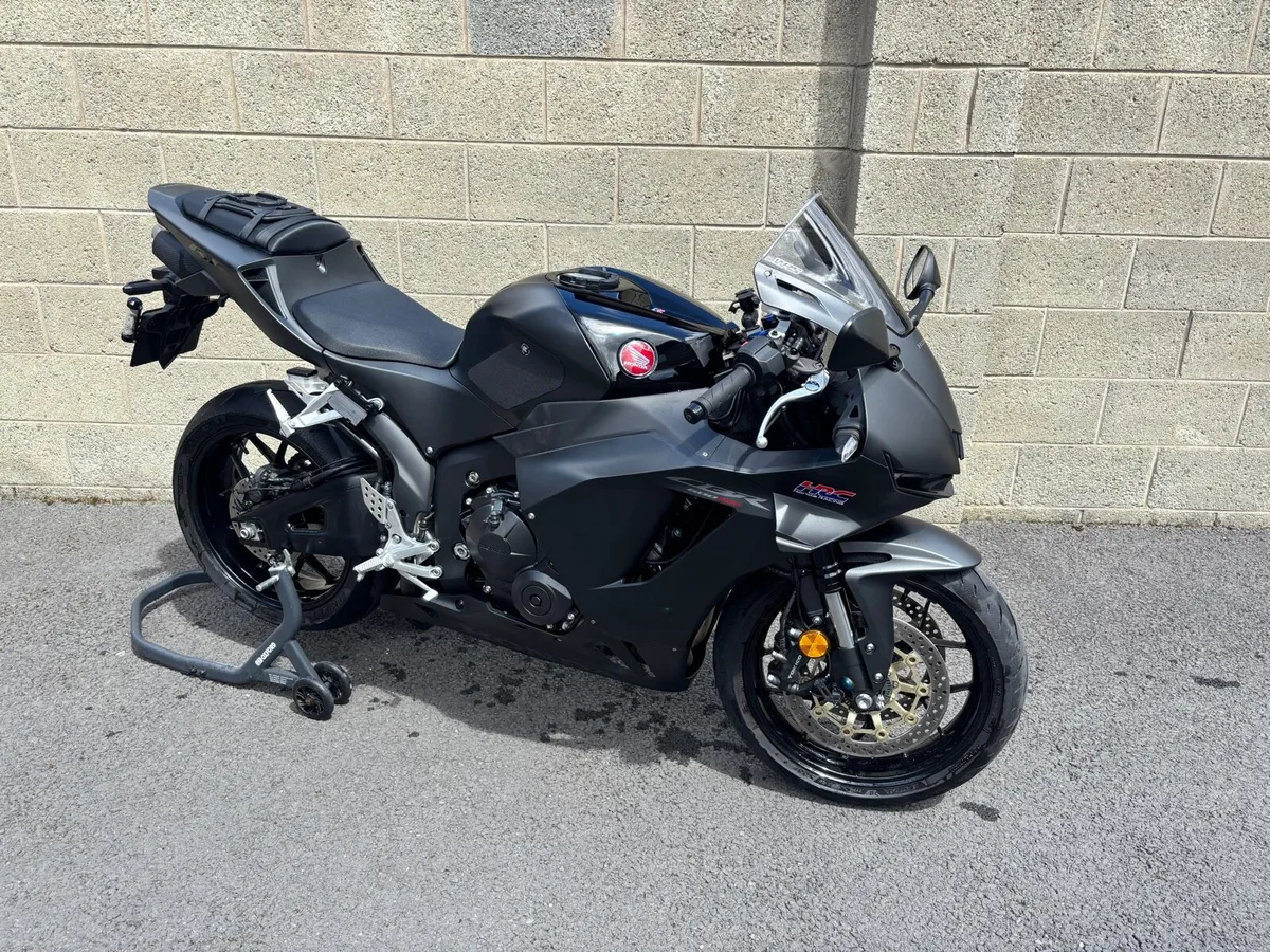 Honda CBR600RR 2024 - Image 2