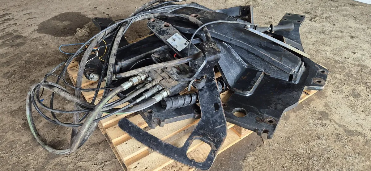 Loader brackets for NEW HOLLAND TSA - Image 2