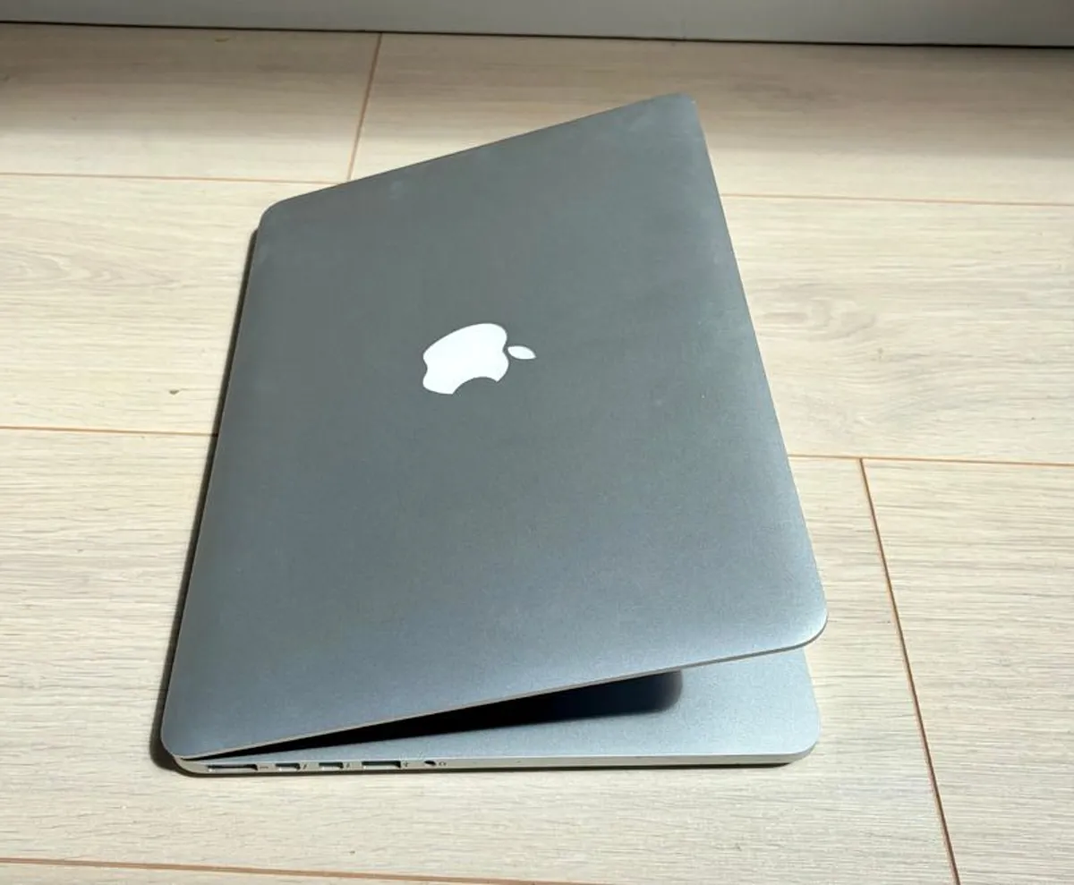 MacBook Pro (Retina, 13-inch, Early 2015) - Image 3
