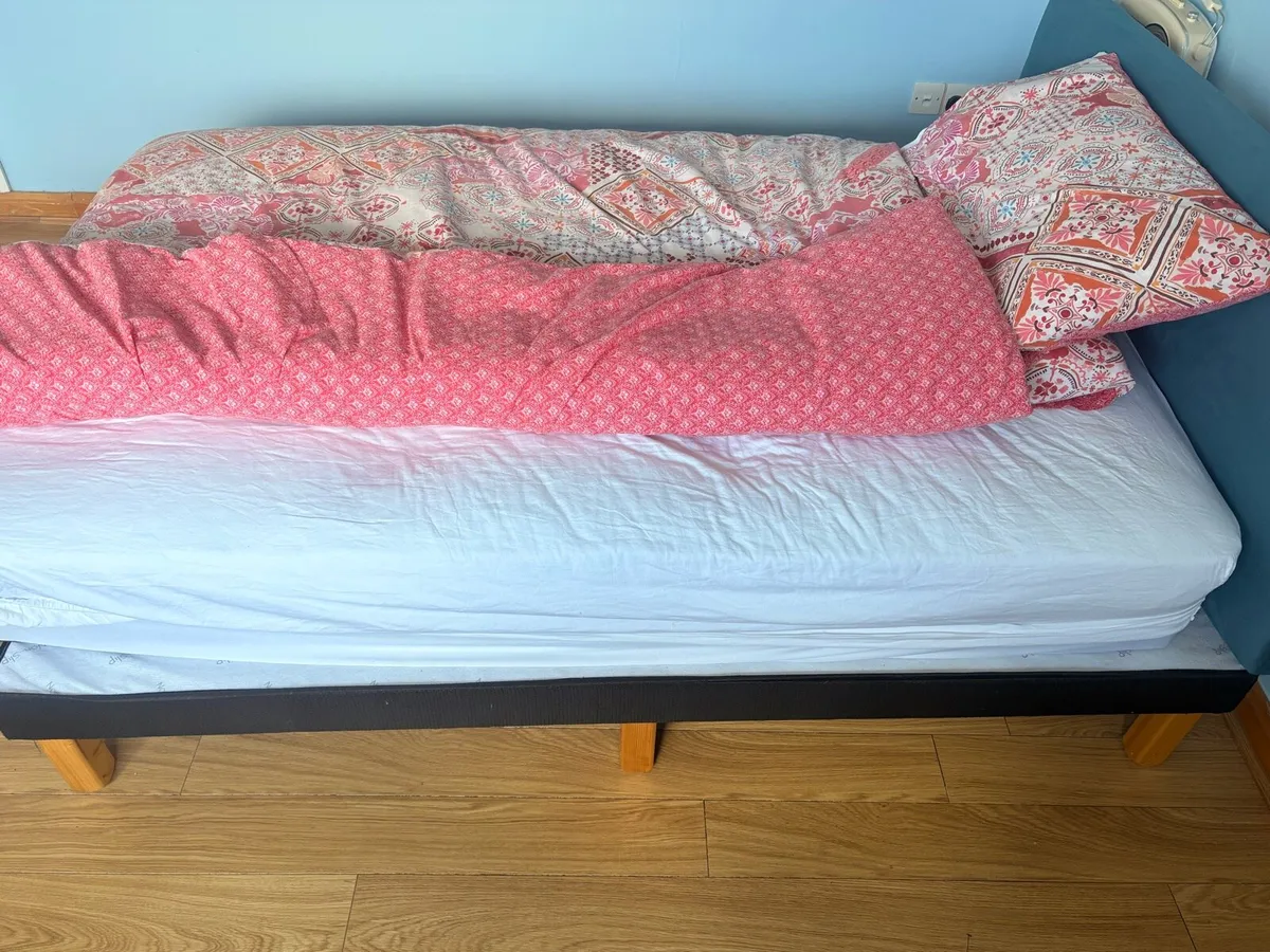Double bed - Image 2