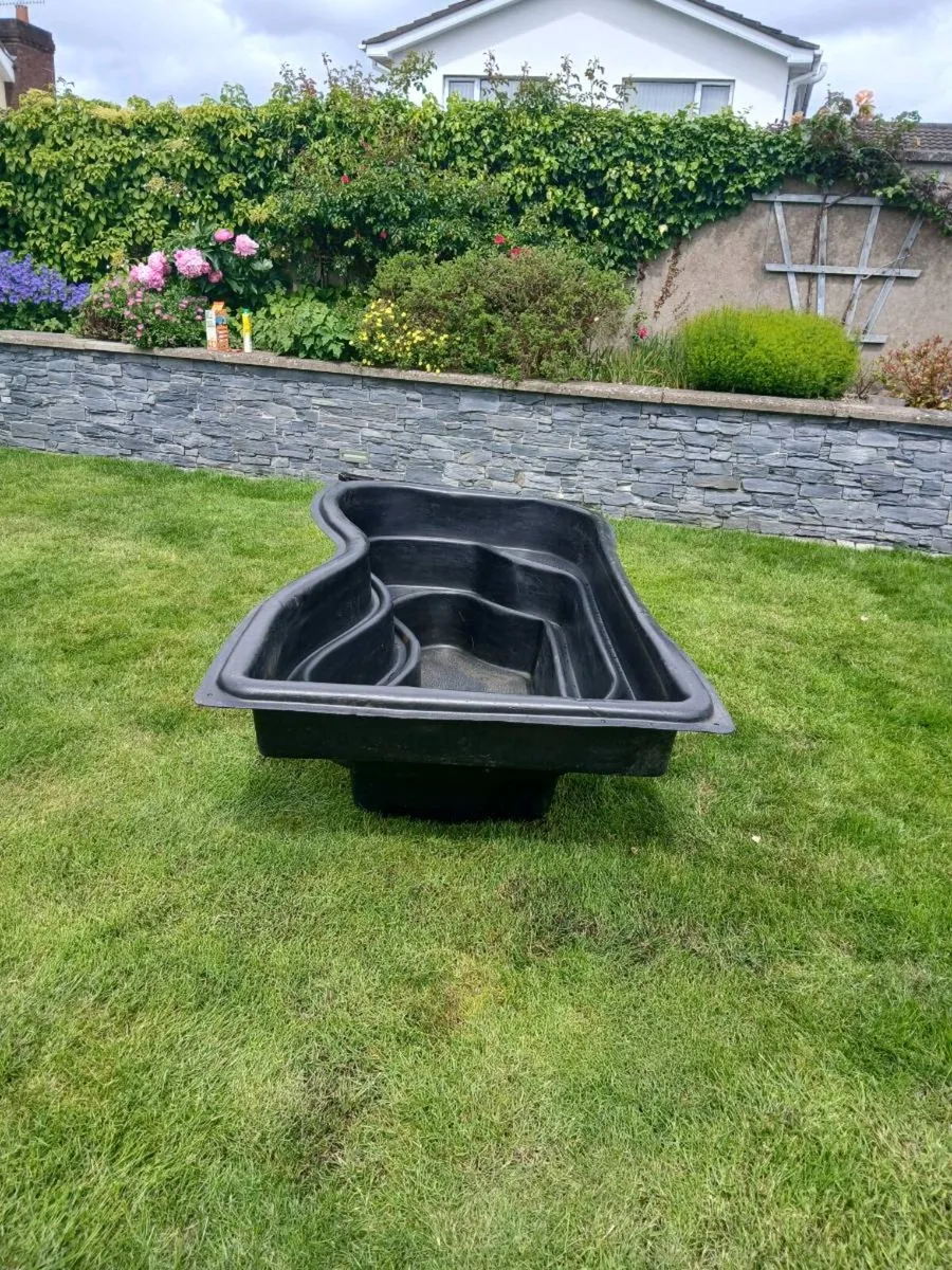 Great Condition Garden/ Fish Pond - Image 3
