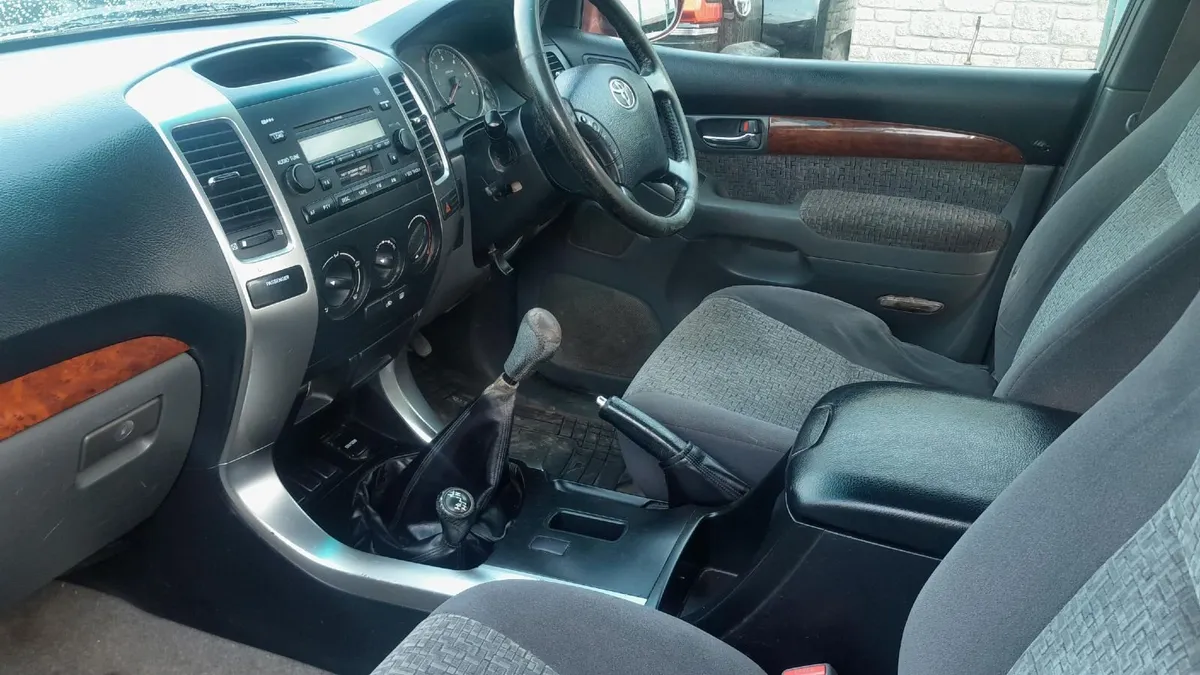 Toyota Land Cruiser 2010 - Image 4