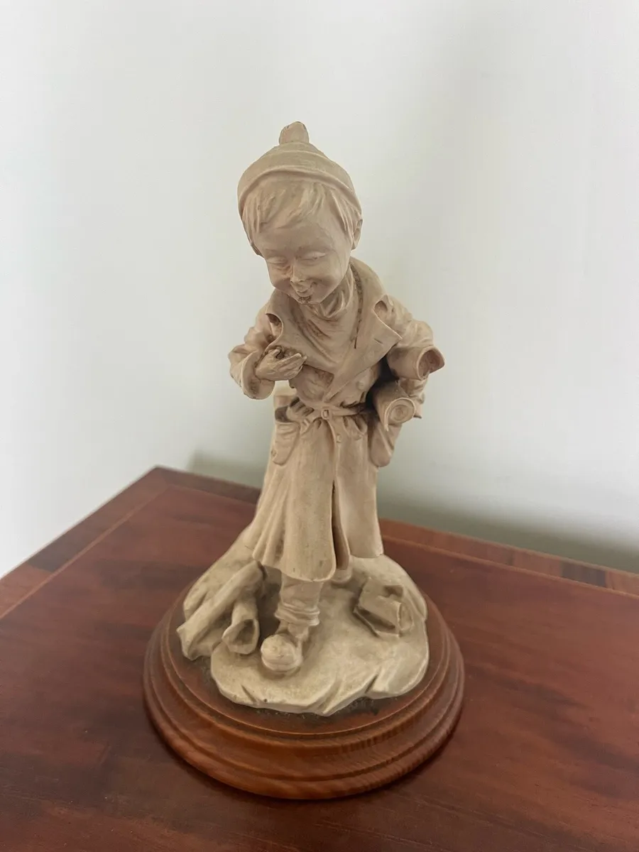 Capodimonte style Italian made figurine - Image 1
