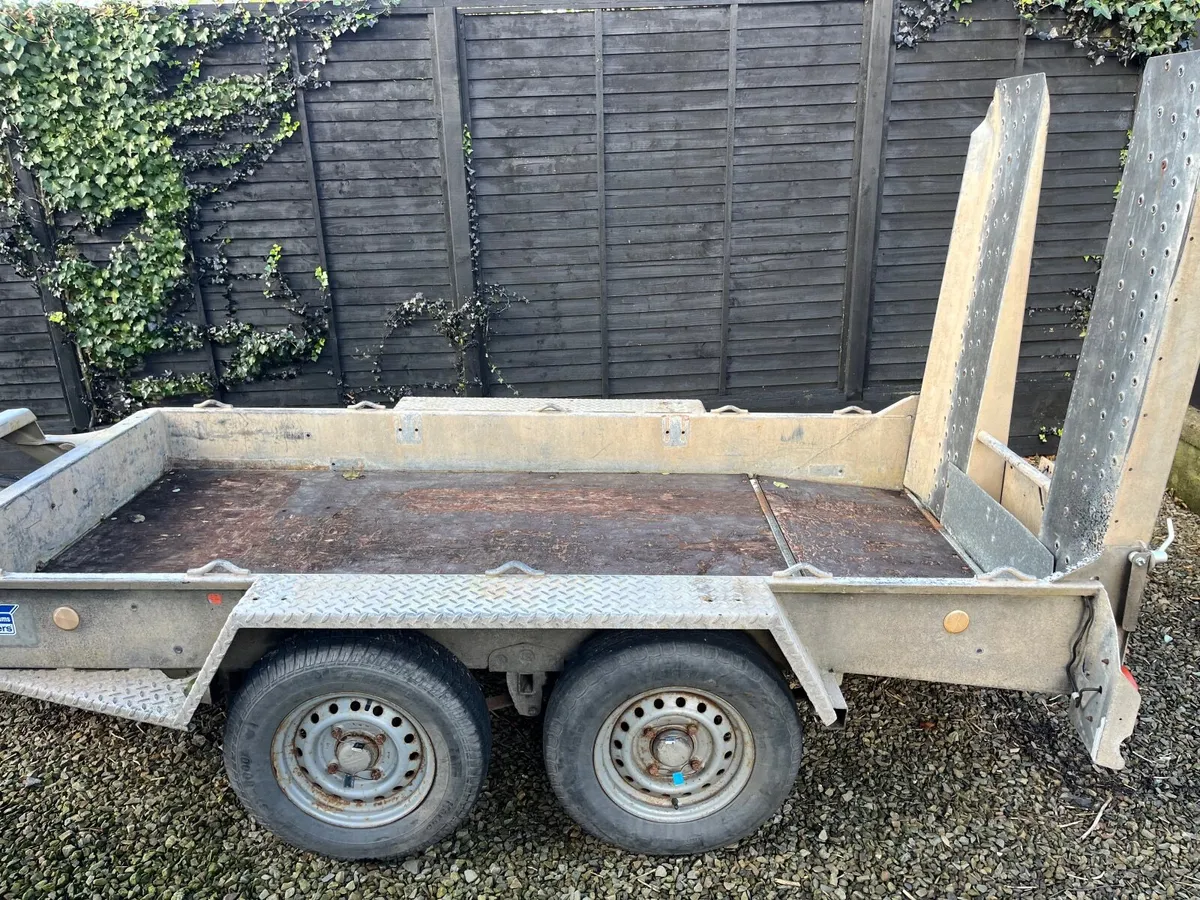 Trailer - Image 2