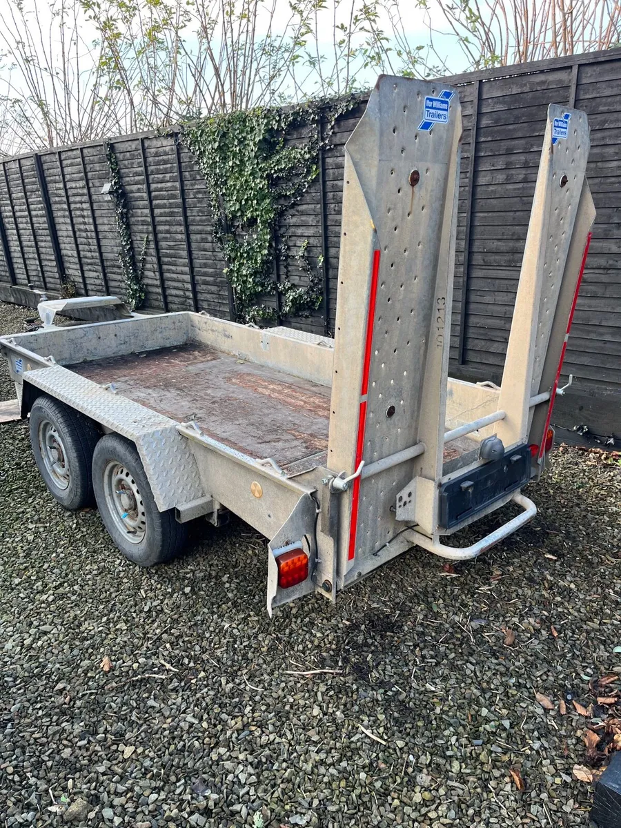 Trailer - Image 1