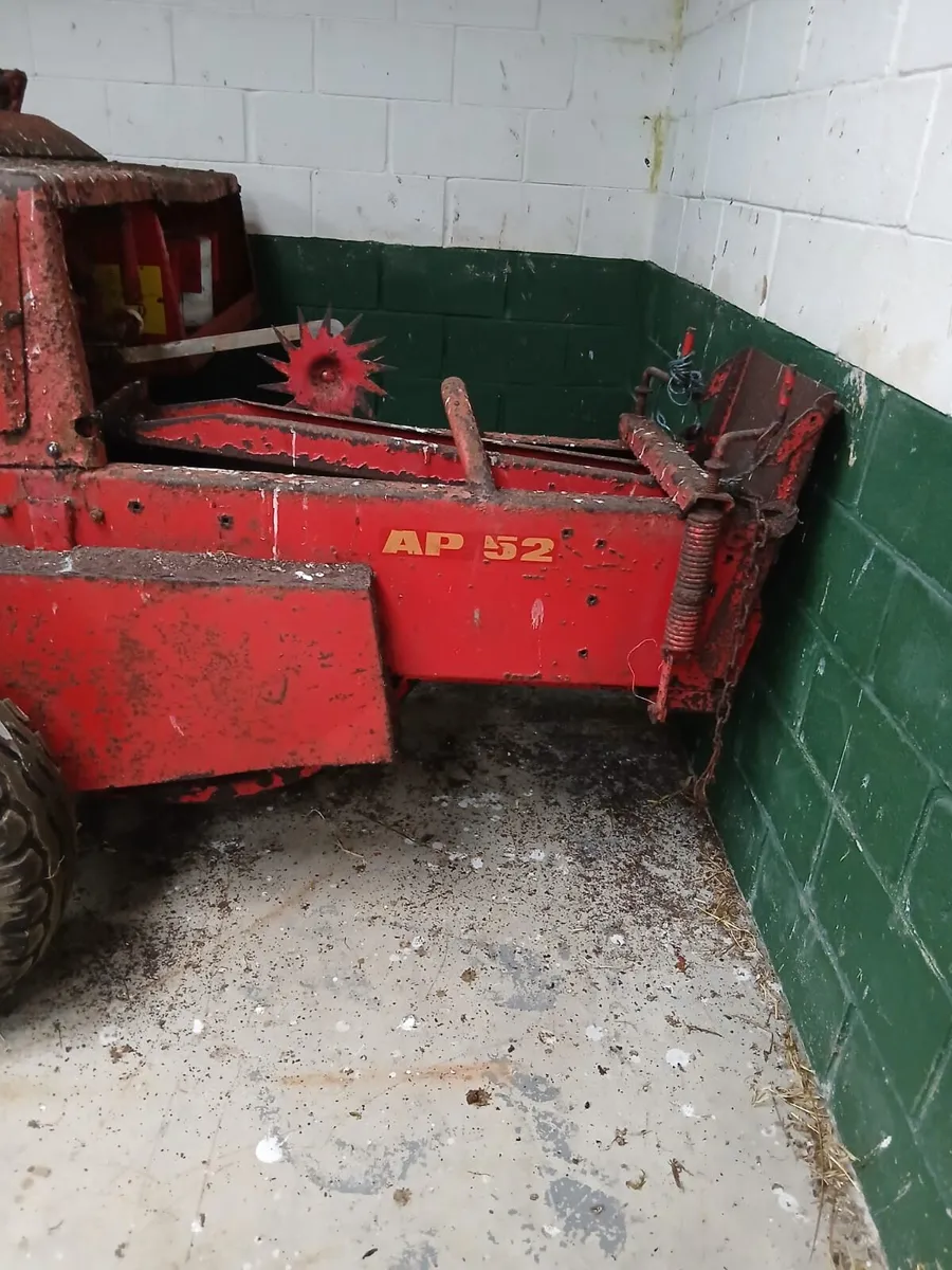 Welger square baler - Image 3