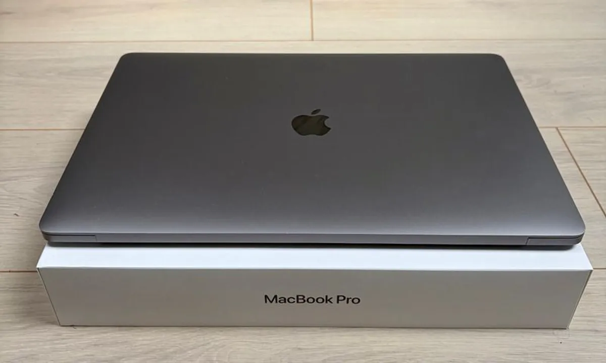Apple 16" Macbook Pro 2016 Touch Bar, 8-Core Intel I9, 1TB SSD 64GB Ram (High performance machine) - Image 4