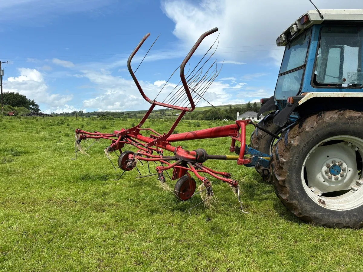Lely Gemini 300 Tedder Rake - Image 2