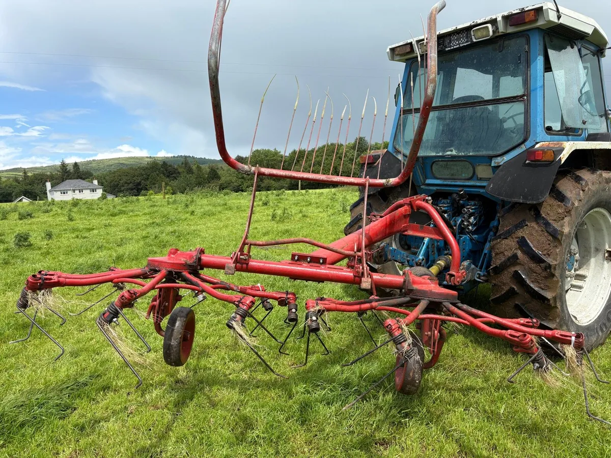 Lely Gemini 300 Tedder Rake - Image 3