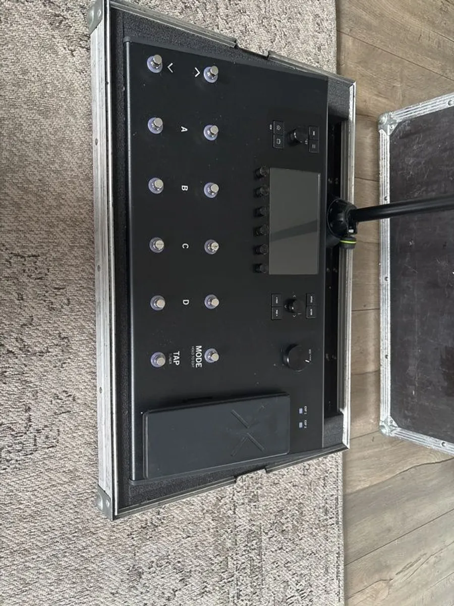 line 6 Helix LT with flight case modified for fitted mic stand - Image 2