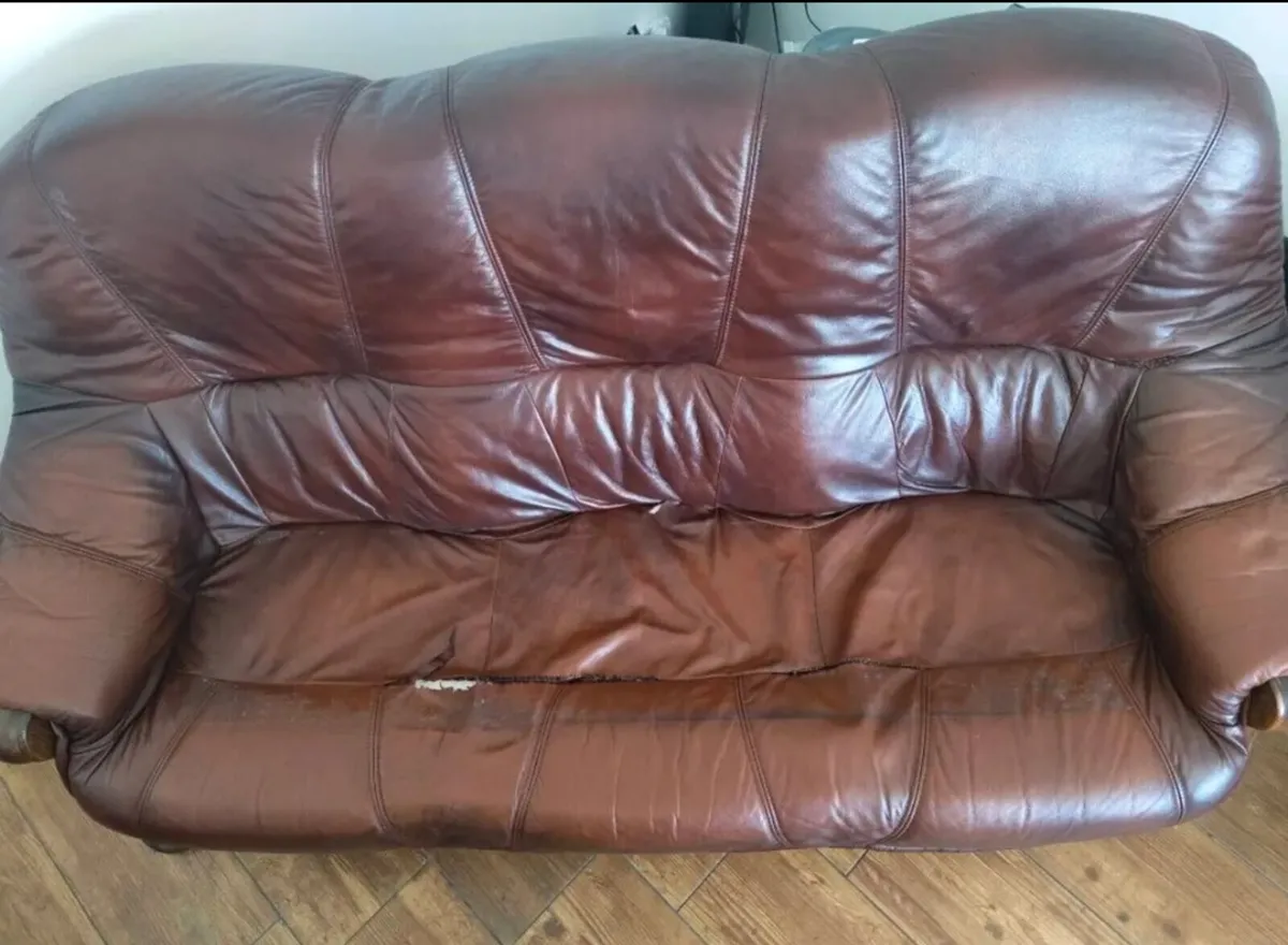 Leather couch - Image 2