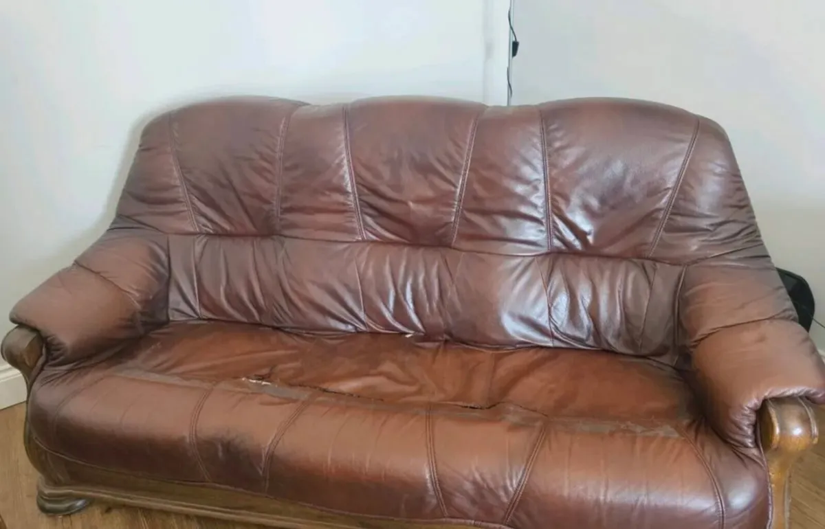 Leather couch - Image 3