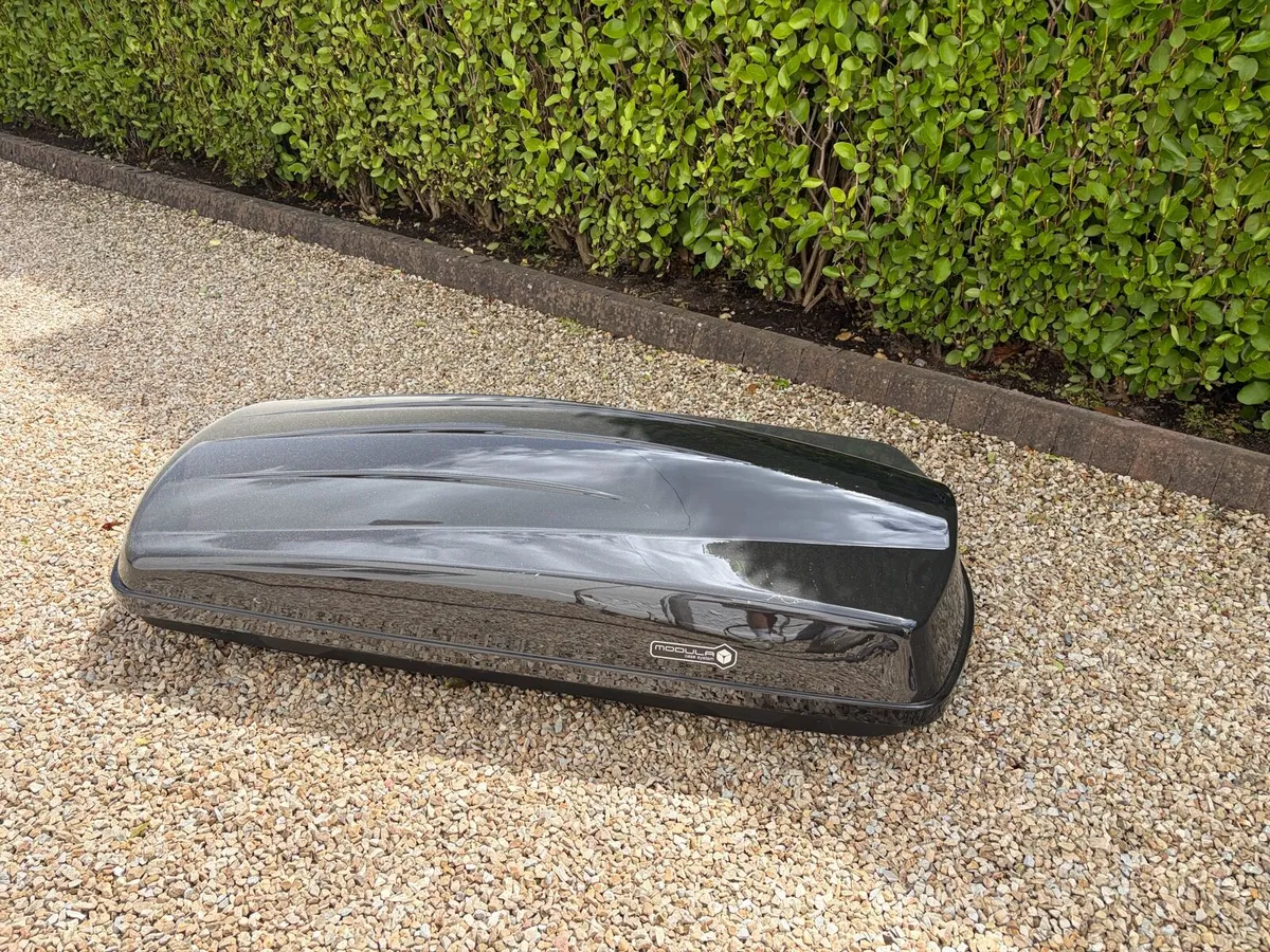 Roof box - Image 2