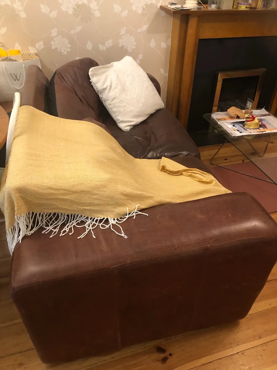 2 Sofa’s and one armchair for FREE. Collection D2 - Image 4