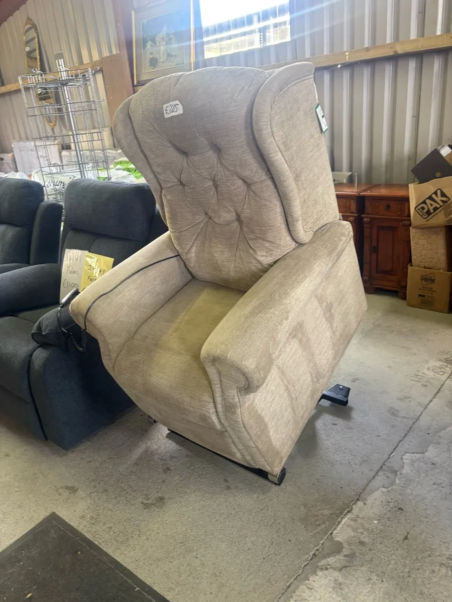 Lift and rise chair - Image 3