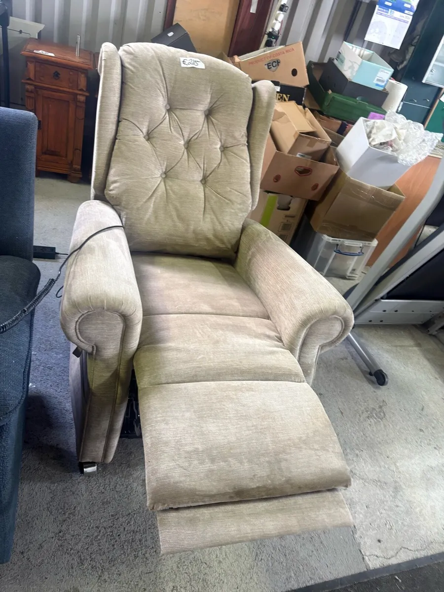 Lift and rise chair - Image 4