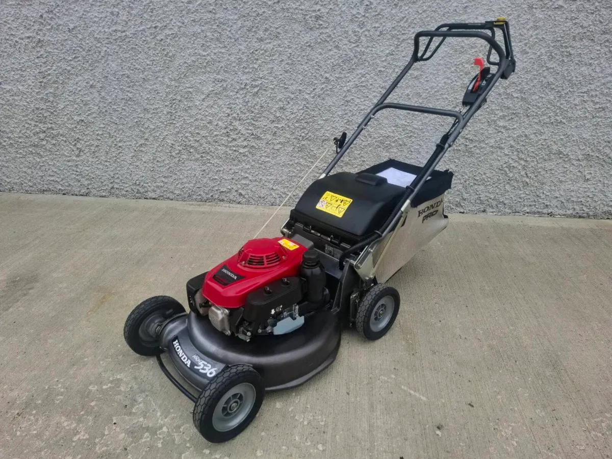 Honda pro HRH 536 lawnmower - Image 1