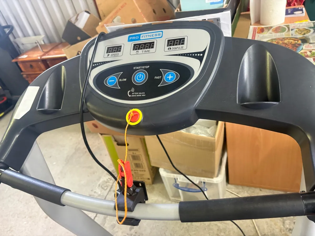 Pro fitness treadmill - Image 2