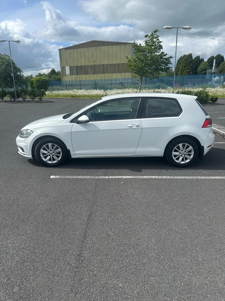 Volkswagen Golf - Image 4