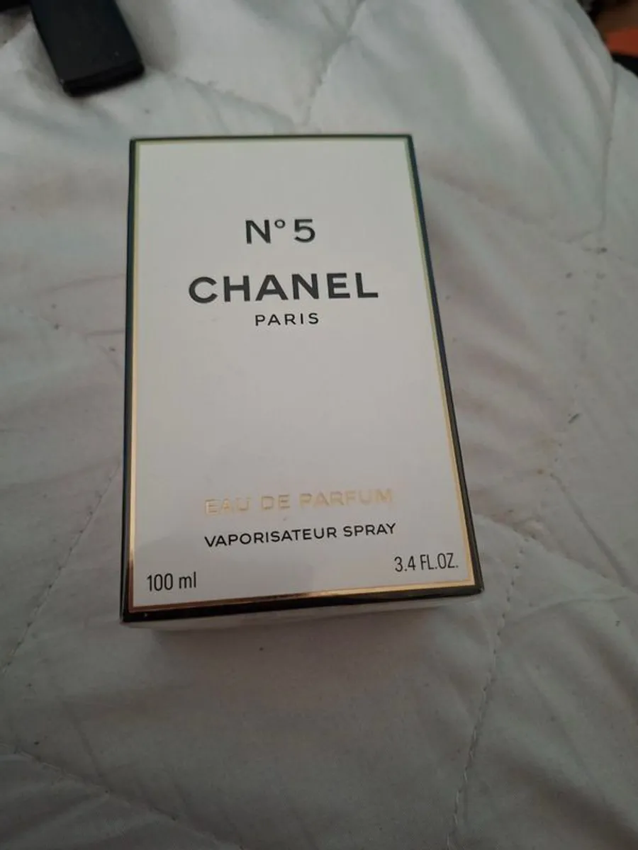 Chanel no 5 - Image 1