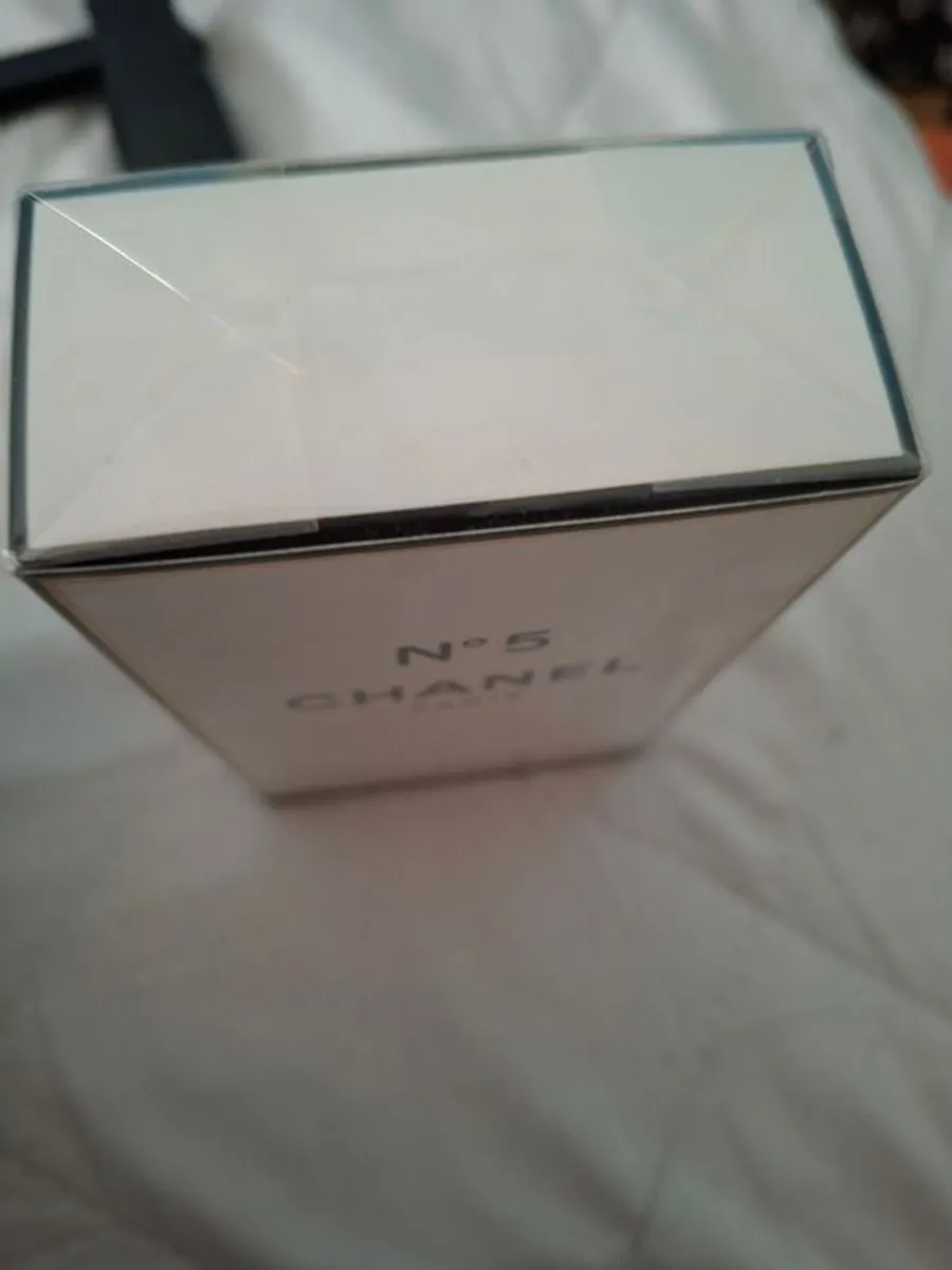 Chanel no 5 - Image 3