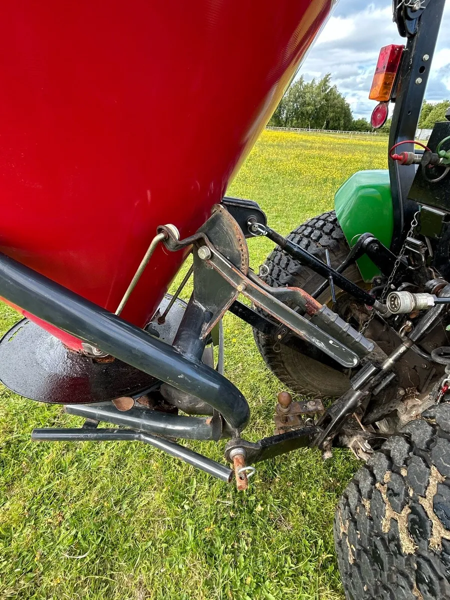 Fertiliser Spreader - Image 4