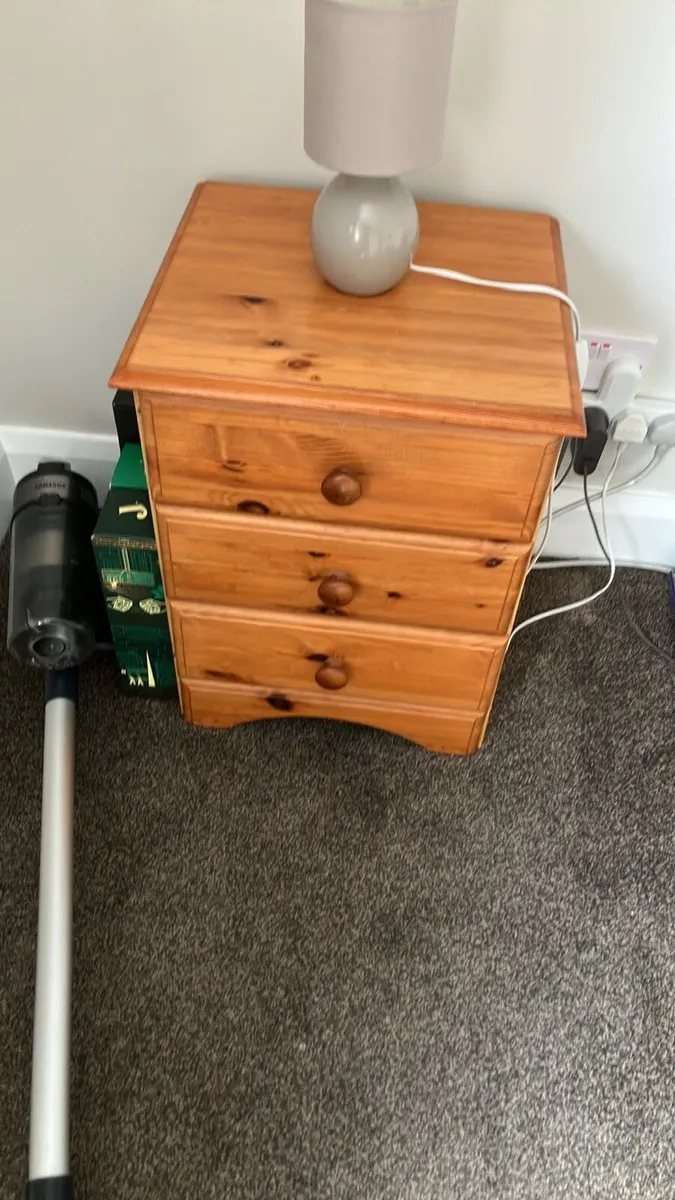 2 bedside lockers - Image 1