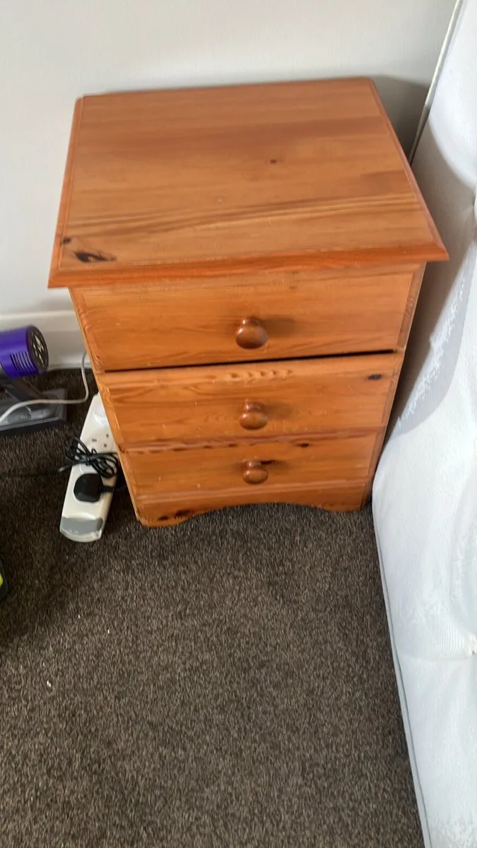 2 bedside lockers - Image 2