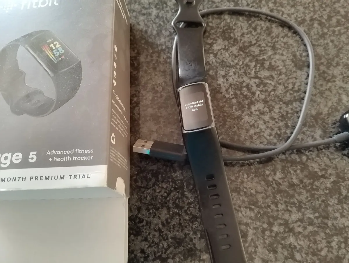 Fitbit Charge 5 - Image 1