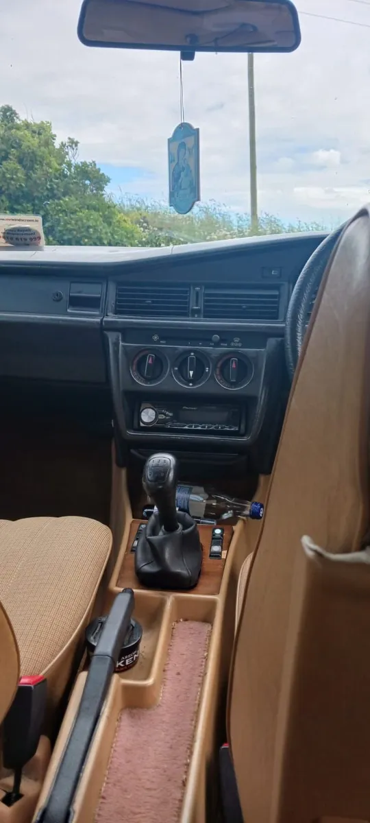 Mercedes-Benz Other 1986 - Image 3