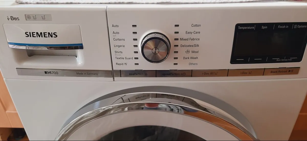 Washing machine - Image 1