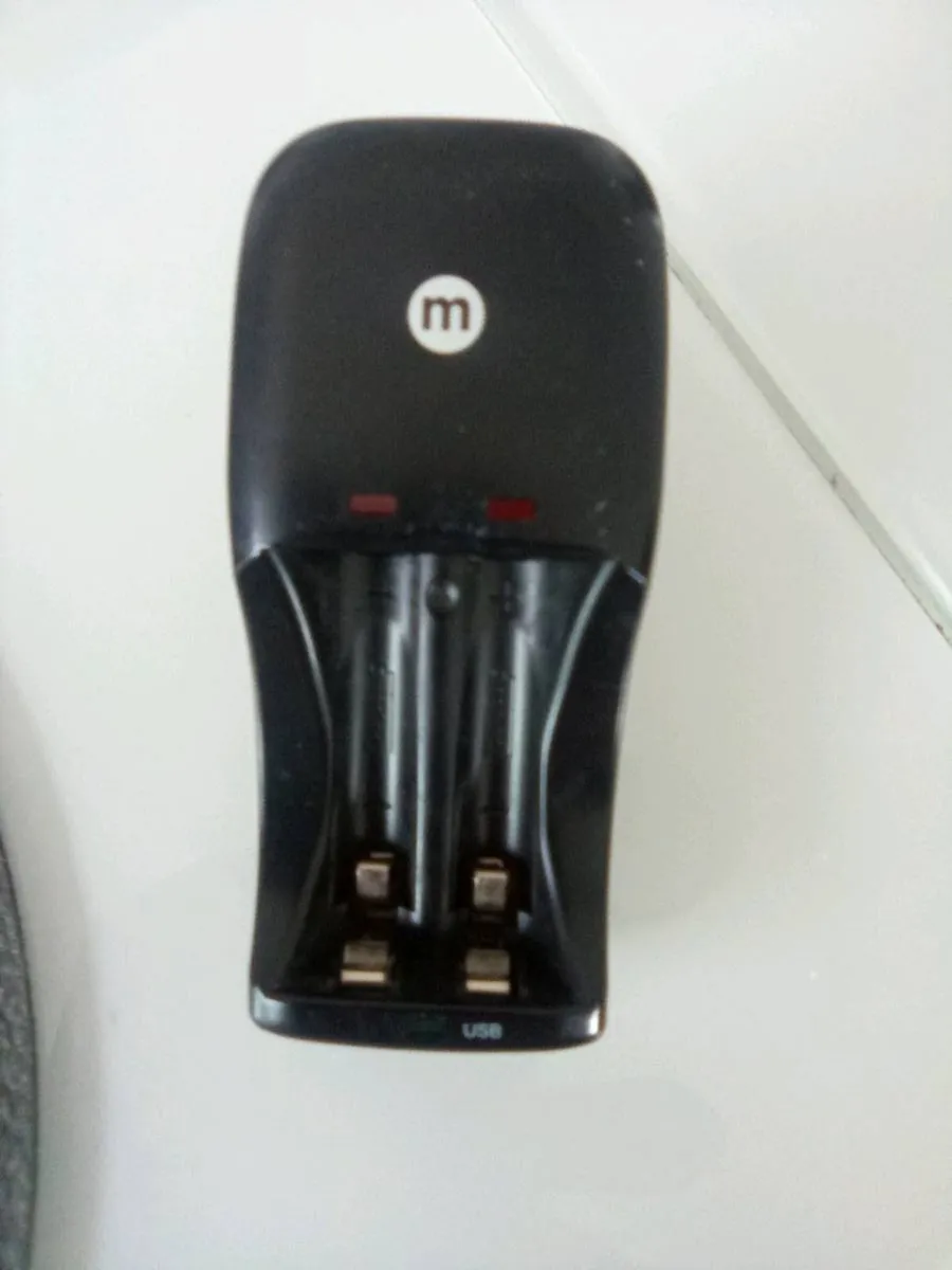 A.A.   OR.    A.A..A.   BATTERY.  CHARGER. - Image 4