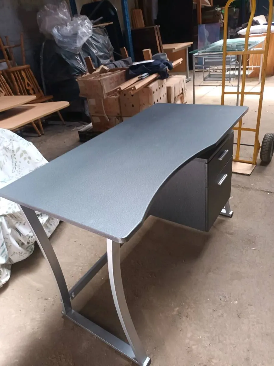 Desk - Image 2