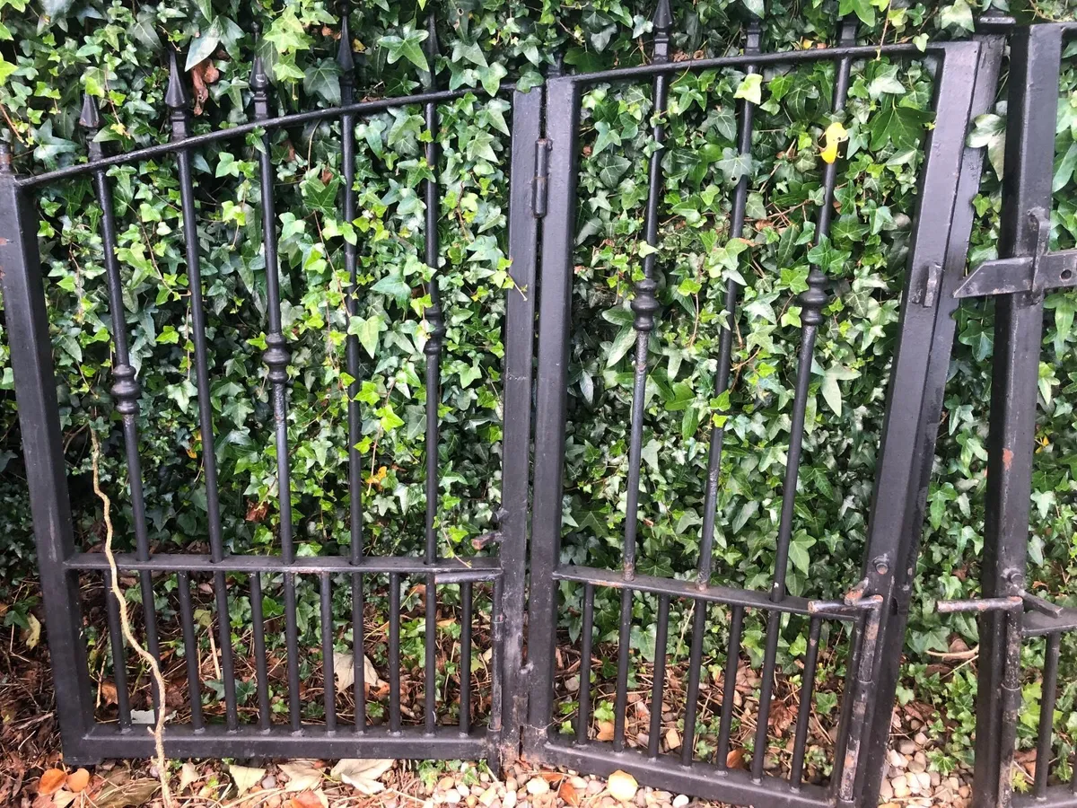 Gates - Image 1