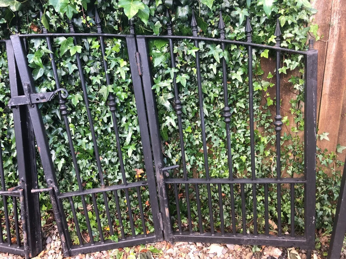 Gates - Image 2