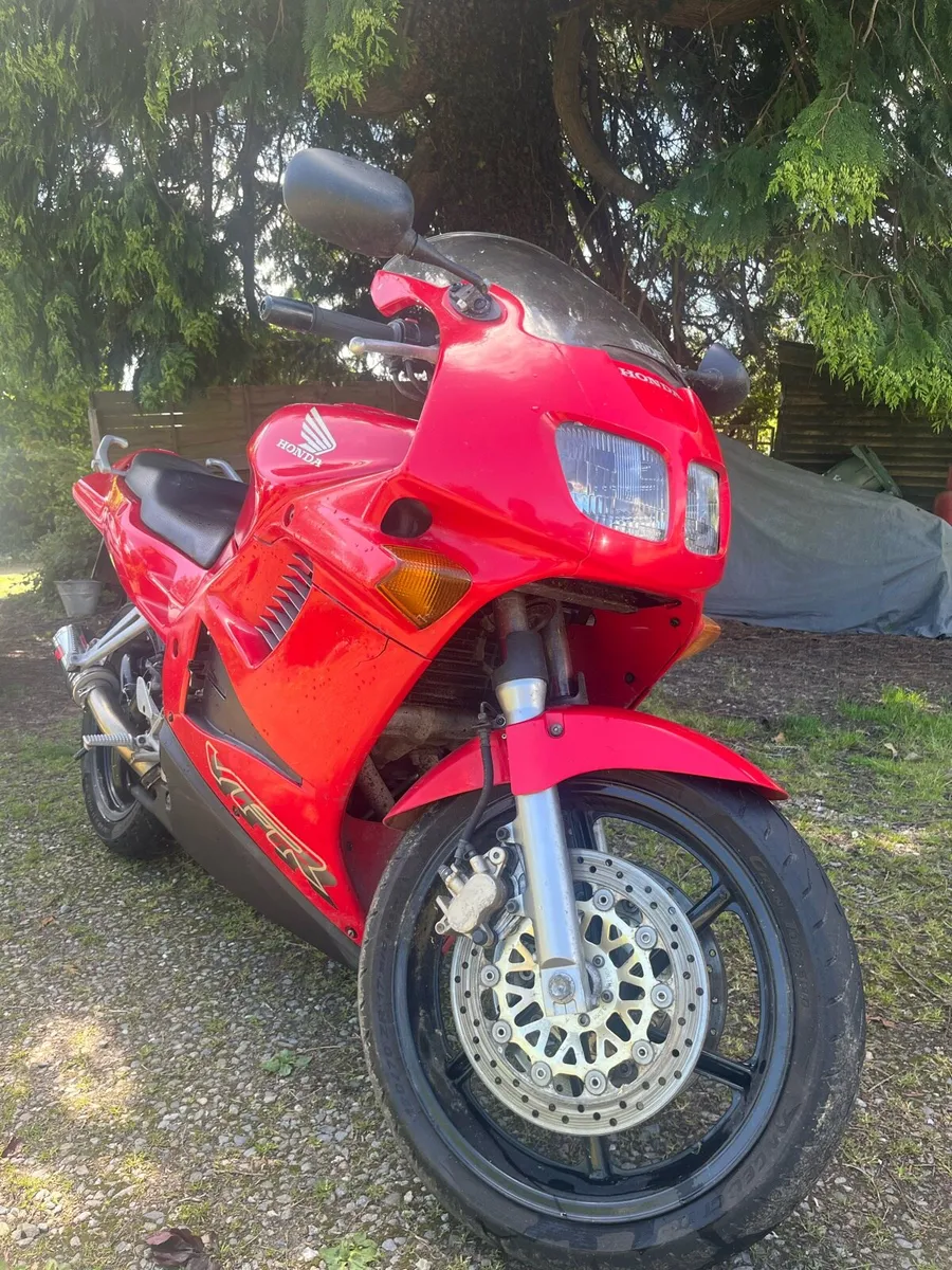 Honda VFR 750 RC36 - Image 1
