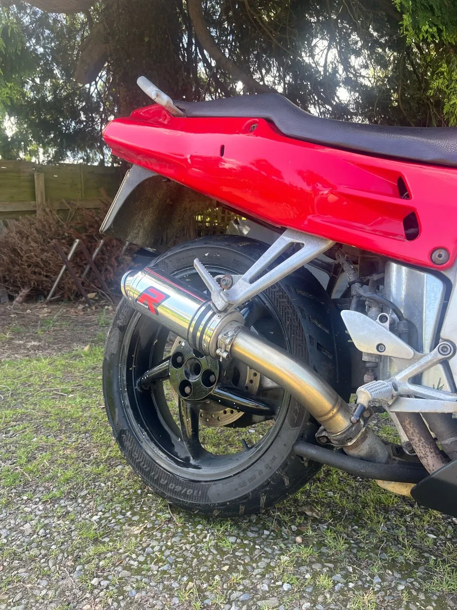 Honda VFR 750 RC36 - Image 4