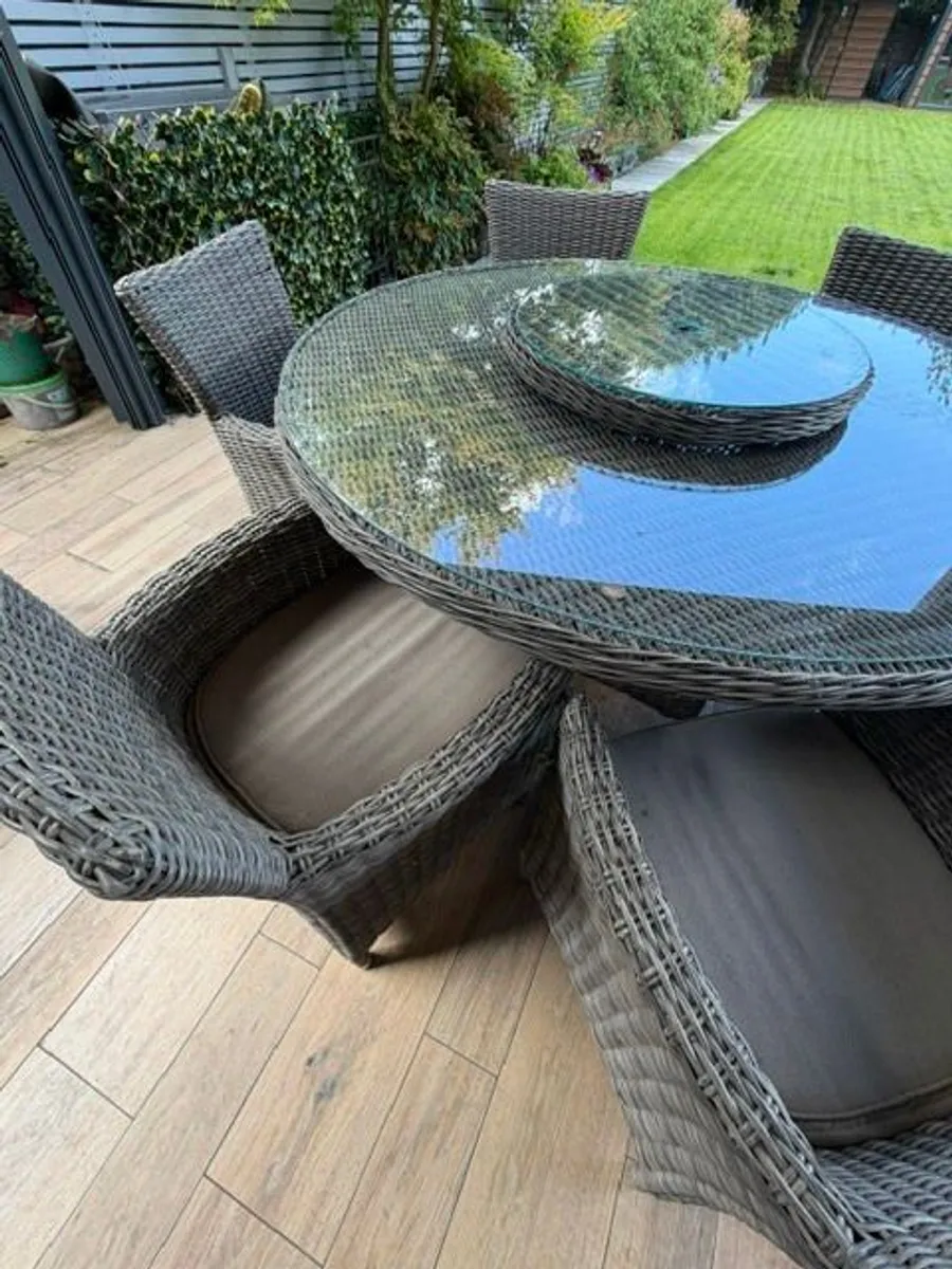 Rattan Round Table and 6 Chairs - Image 2
