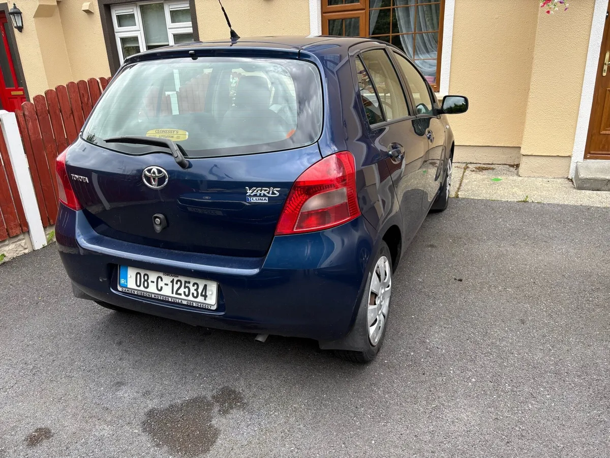 08 toyota yaris 1.0 petrol,(no damage drive home) - Image 2