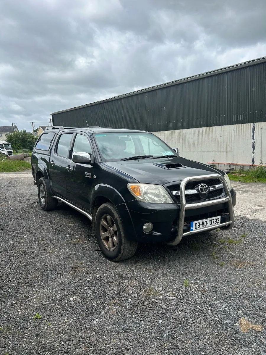 Toyota Hilux - Image 1